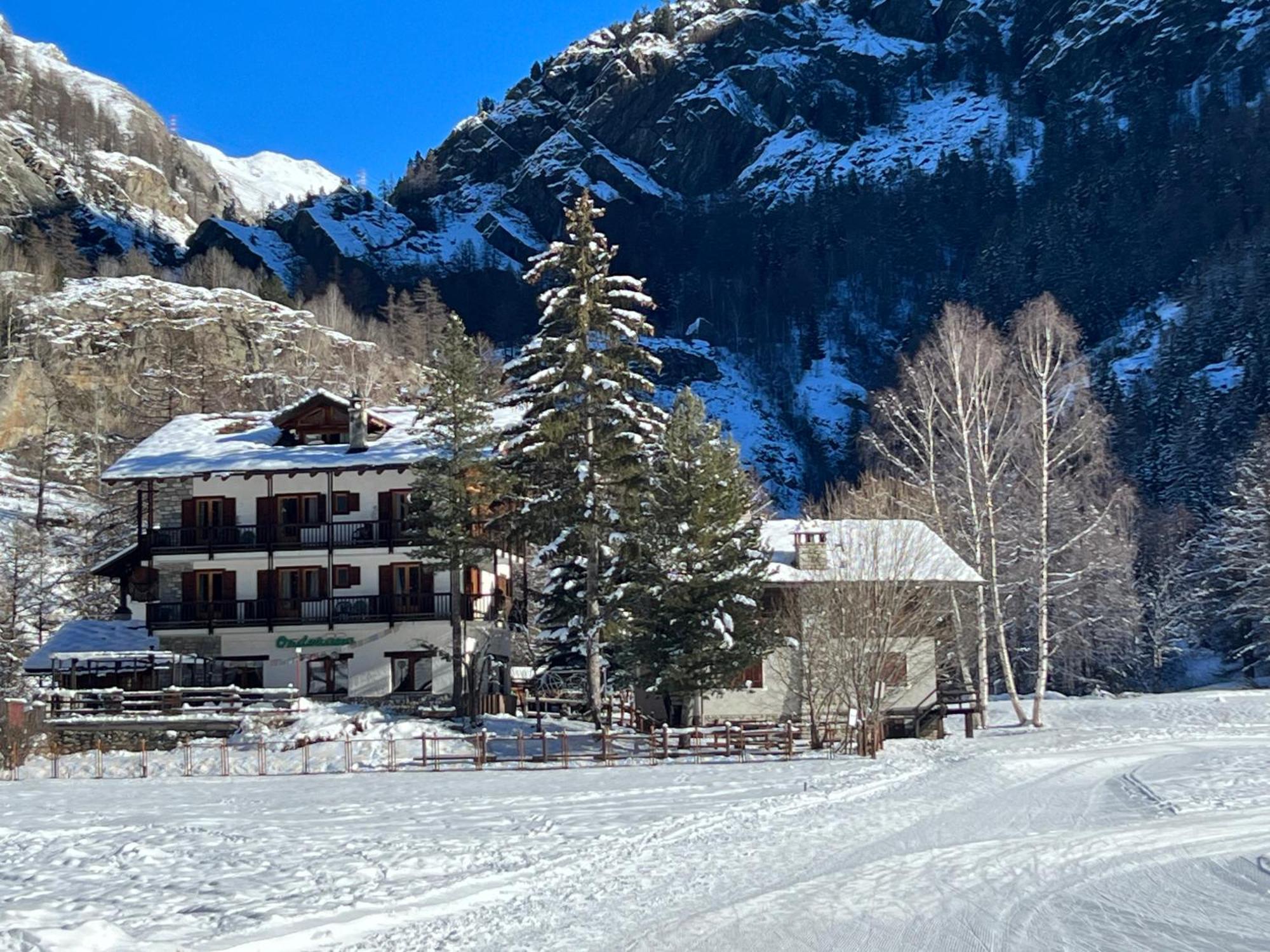 Hotel Ondezana Cogne Bagian luar foto
