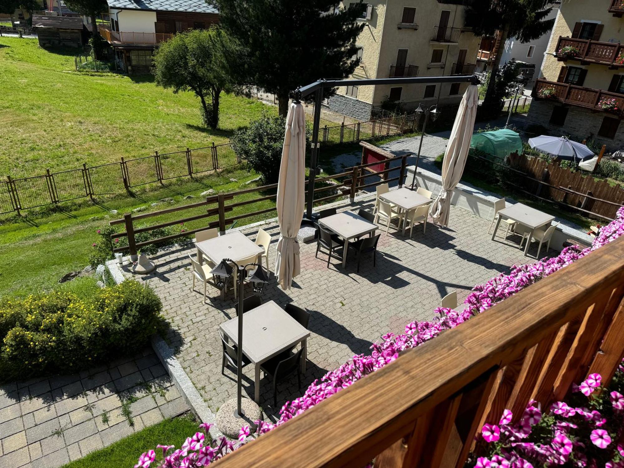 Hotel Ondezana Cogne Bagian luar foto