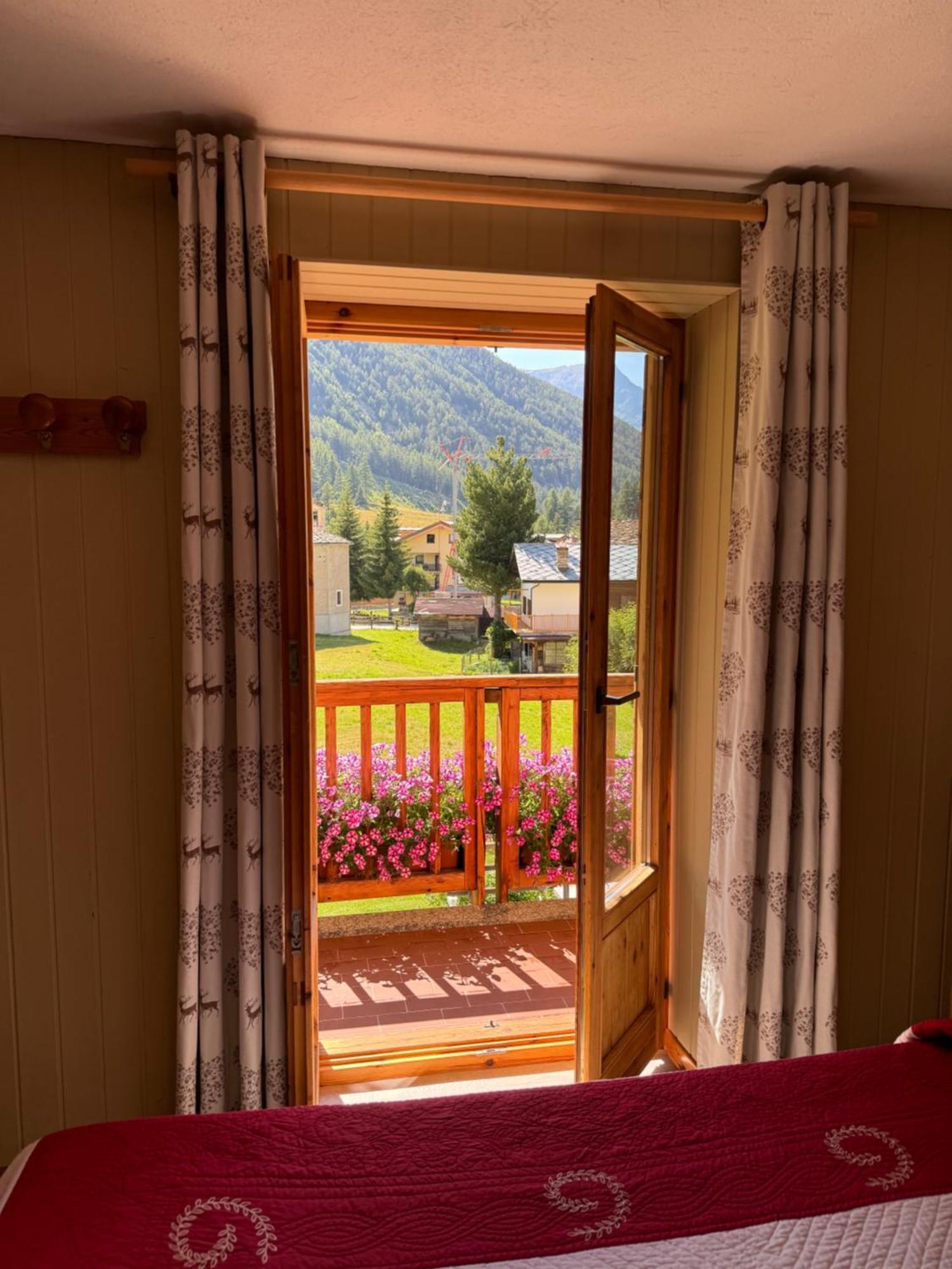 Hotel Ondezana Cogne Bagian luar foto