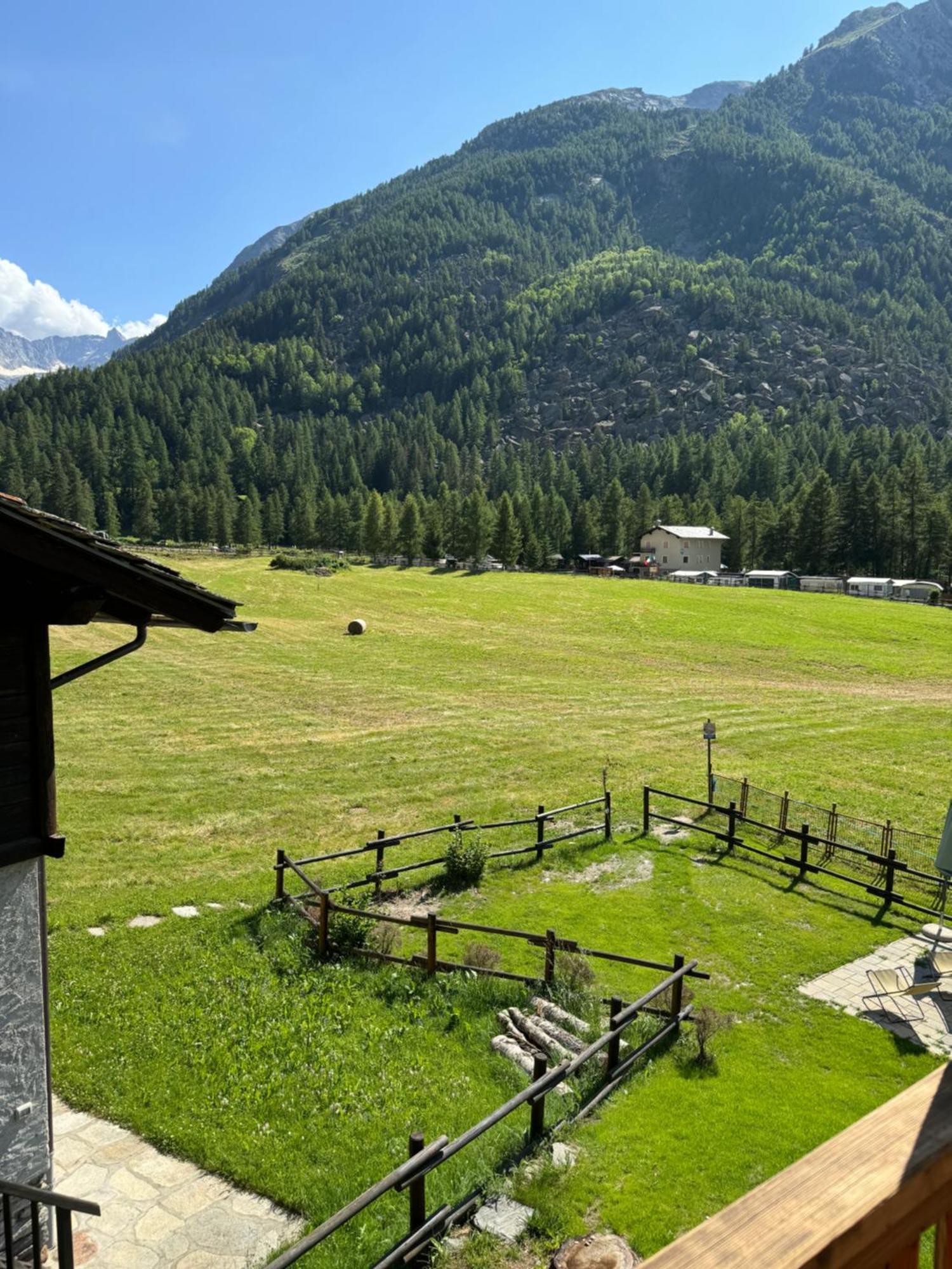 Hotel Ondezana Cogne Bagian luar foto